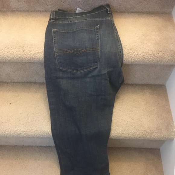 Denizen from Levi - Picture 3 of 5